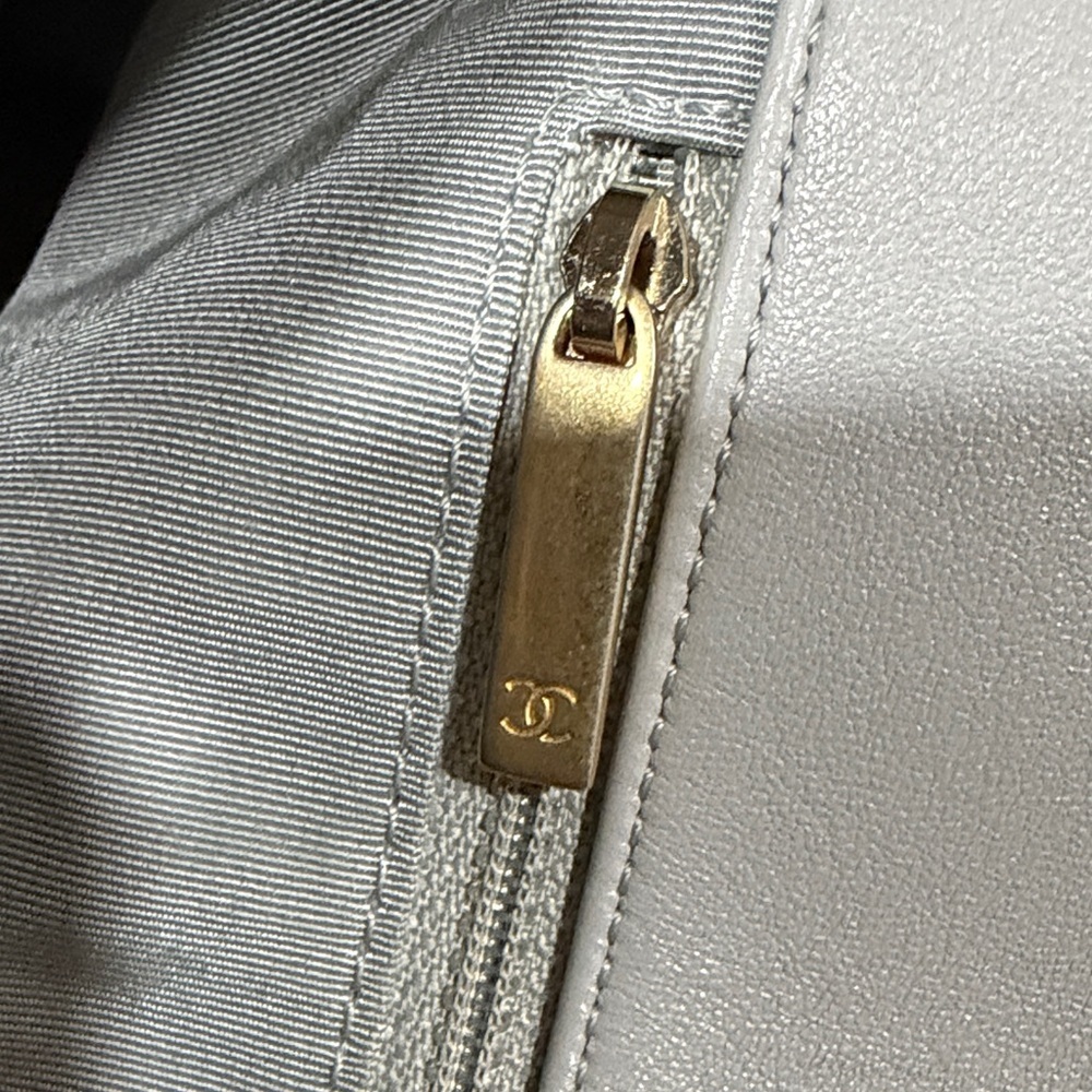 Chanel 19 Grey Two Tone Hardware Great Condition - Picture 8 of 11